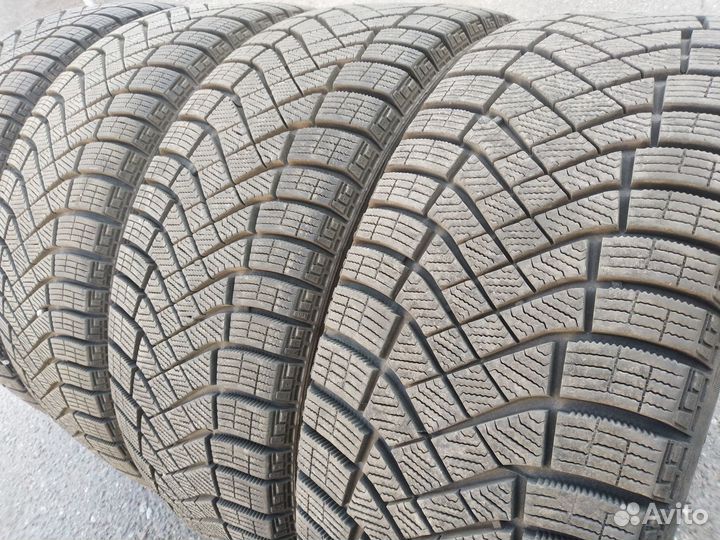 Pirelli Ice Zero FR 225/45 R19