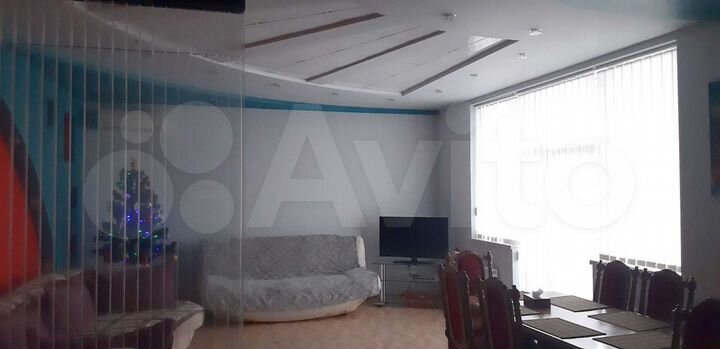 3-к. квартира, 106 м², 8/10 эт.