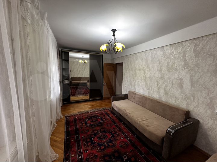 3-к. квартира, 100 м², 3/5 эт.