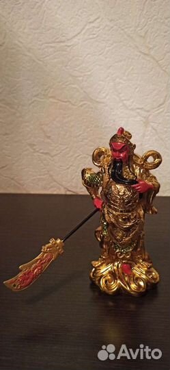 Гуань Юй (бог богатства, войны и литературы)