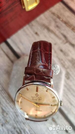 Часы Darwil