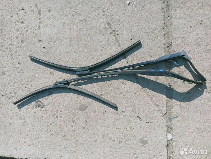 Дворник, держатель Peugeot 307 хэчбег дорестайлинг