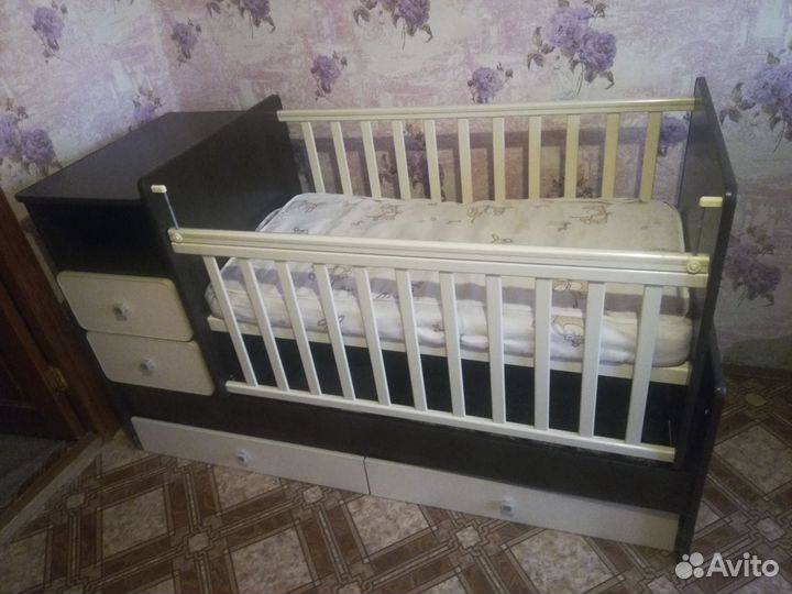 Детская кровать трансформер с маятником