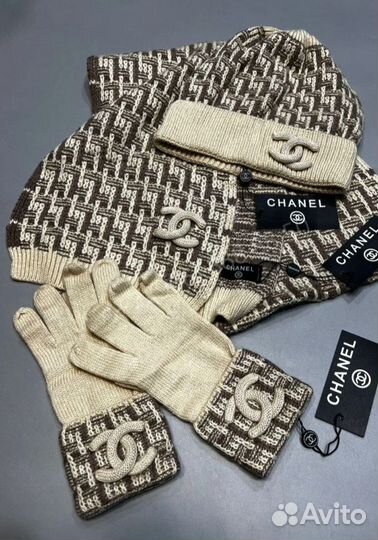 Комплект Chanel шапка перчатки и шарф