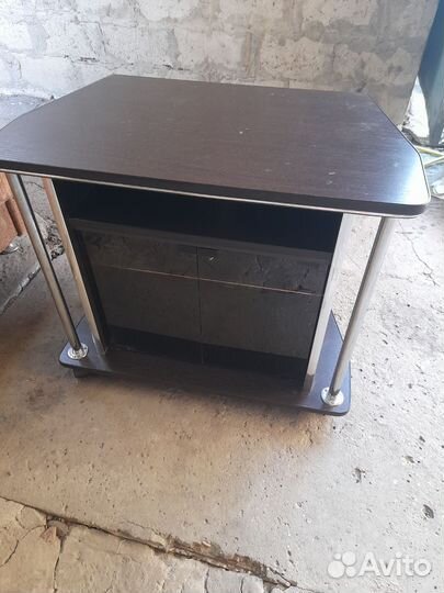 Стеклянная тумба под тв