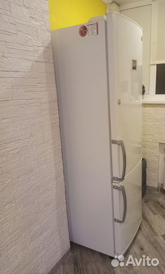 Холодильник бу LG