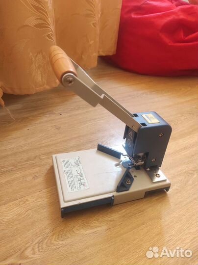 Професиональный образчик углов с доп ножами