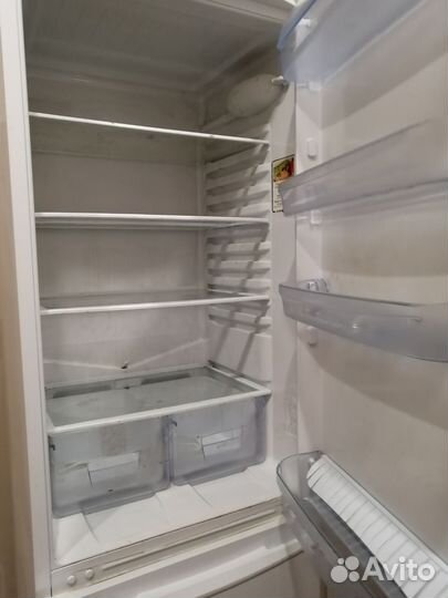 Холодильник Indesit 2м