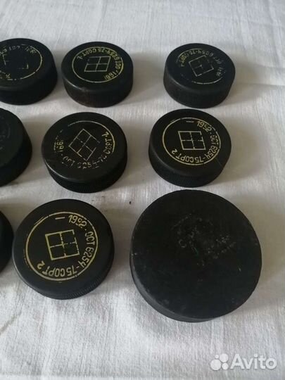 Шайба хоккейная СССР и 1992 год