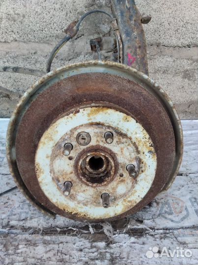 Кулак поворотный задний правый Toyota Rav4 ACA20