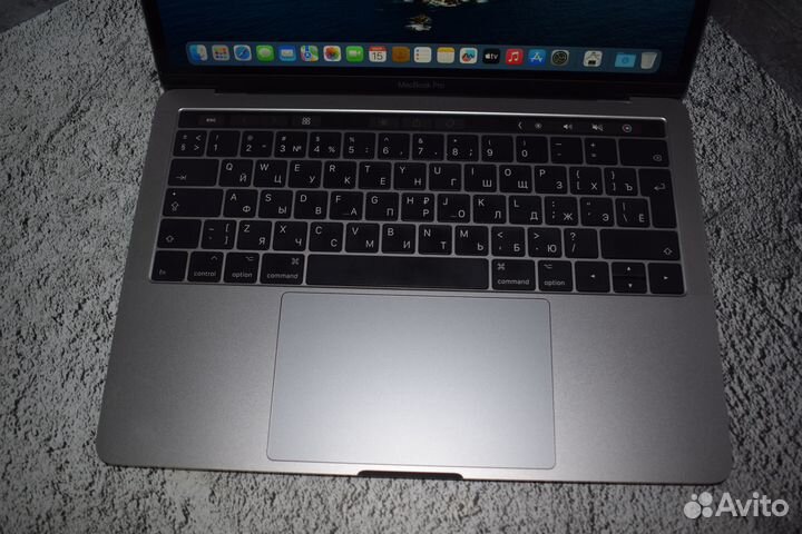 Macbook pro 13 2017 touch bar