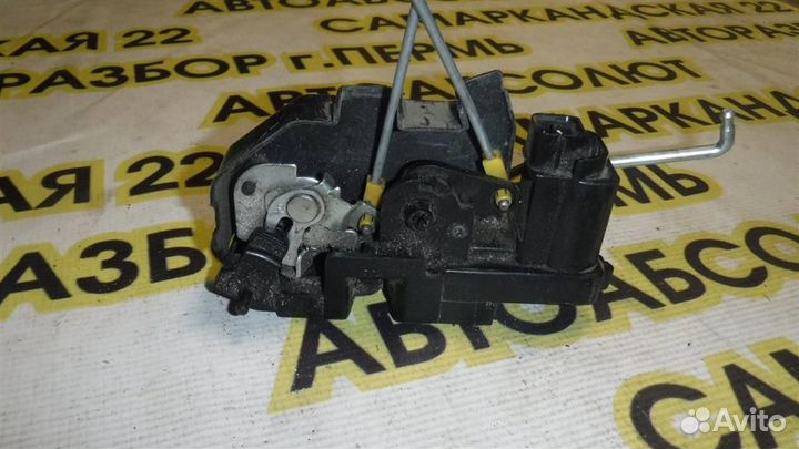 Замок двери задней правой Hyundai Getz 2002-2011