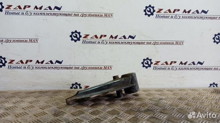 Кронштейн передней рессоры правый Man Tgl