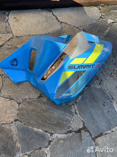 Боковая панель brp summit g4 правая