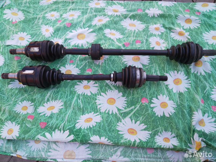 Привод Тойота Королла правый, левый Оригинал