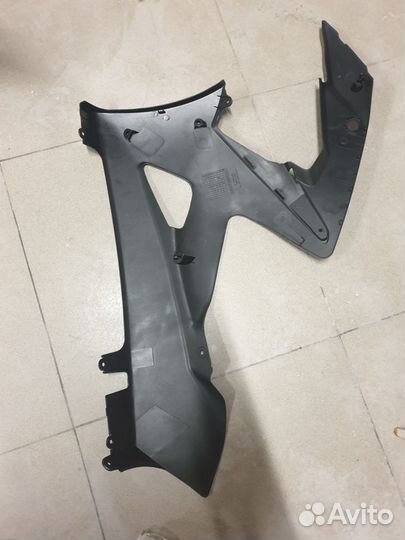 Пластик боковой правый Suzuki gsxr 1000 k5 05 06