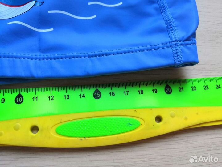 Шорты спортивные, шапочка для плавания