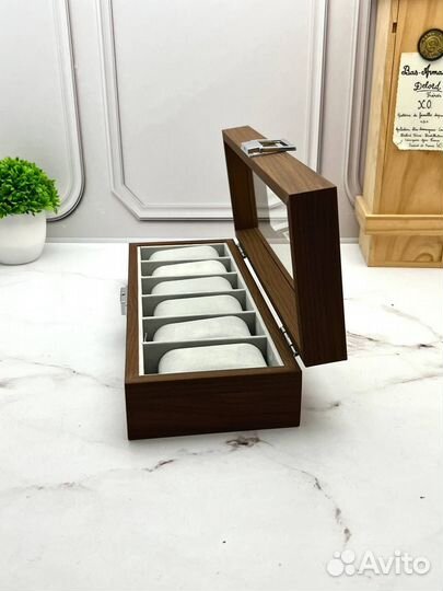 Шкатулка для хронения часов на шесть ячеек