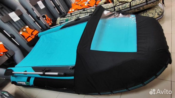 Лодка Gladiator E 380X черно-бирюзовая