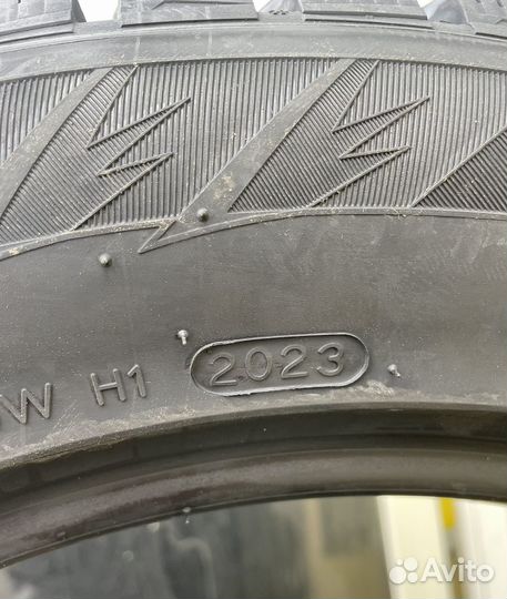 Hankook Winter i'Pike X W429A 235/55 R19 105T