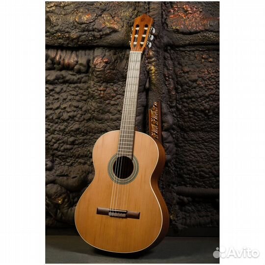 Классическая гитара Perez 600