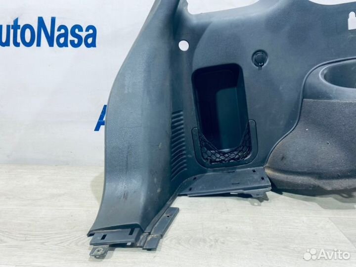 Обшивка багажника левая Kia Sorento SUV D4CB 2002