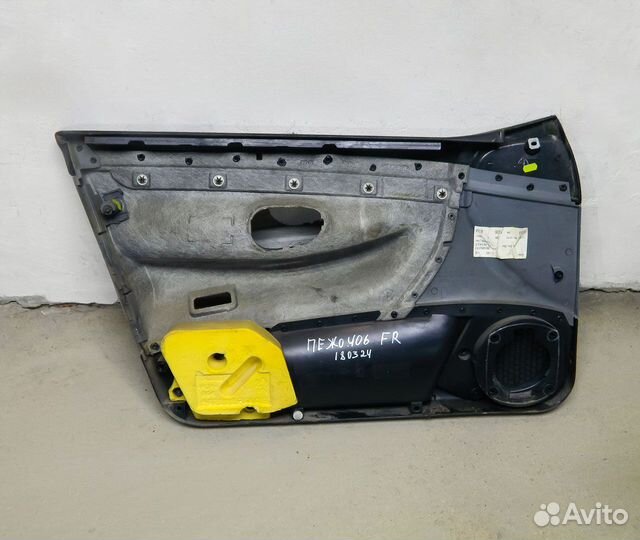 Обшивка двери передней правой Peugeot 406 рестайл