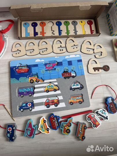 Игрушки деревянные и др. 1, 2, 3, 4 года