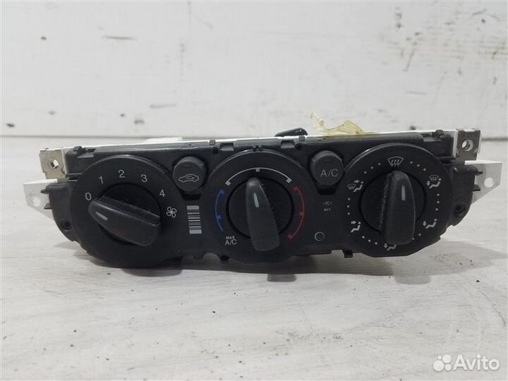 Блок управления отопителем Ford Focus 2 (08-11)