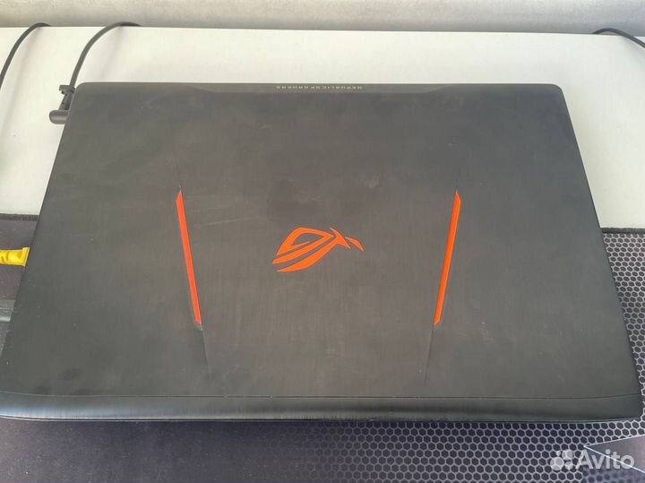 Игровой ноутбук Asus Rog Strix