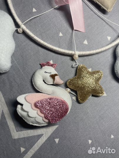 Мобиль на кроватку из фетра