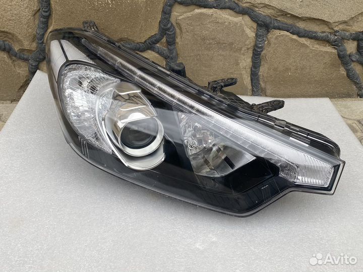 Фара правая KIA Cerato 3 YD ксенон LED