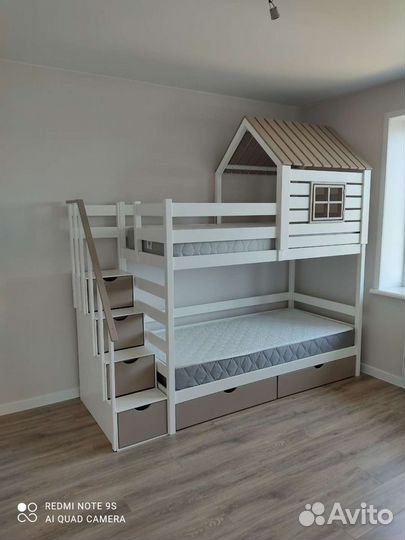Кроватки двухъярусные новые