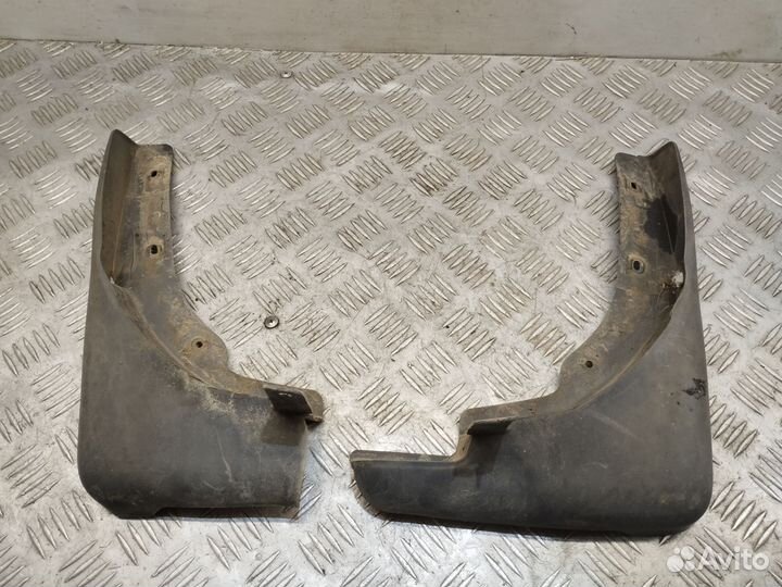 Брызговик передний правый Nissan x-trail t30