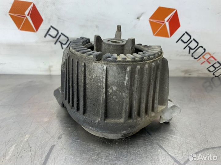 Подушка крепления двигателя Mercedes C-Class W204