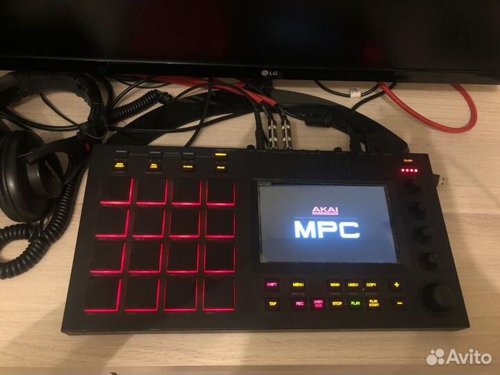 Midi-контроллер/Семплер Akai MPC Touch