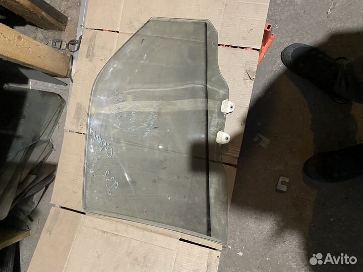 Стекло заднее правое honda civic 4 седан 1993г