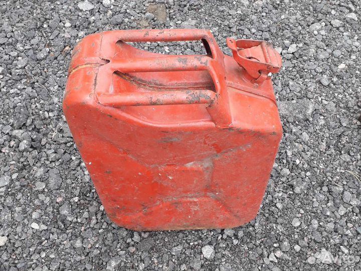 Канистры металлические 20 литров