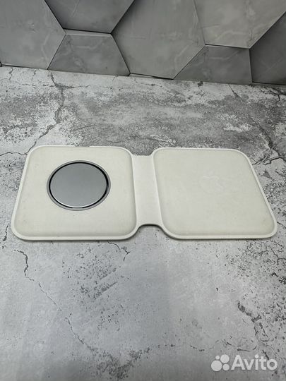 Двойная беспроводная зарядка Apple MagSafe