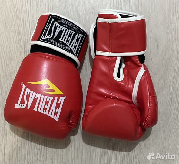 Боксерские перчатки