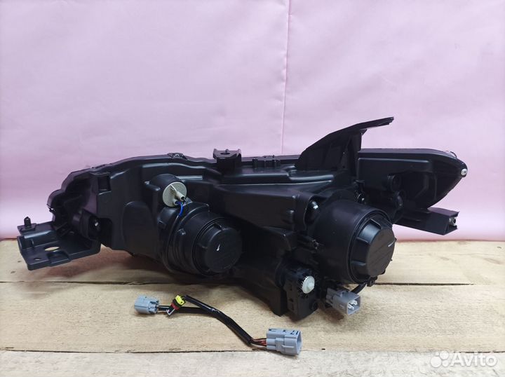 Фара правая Mitsubishi Outlander 3 2012