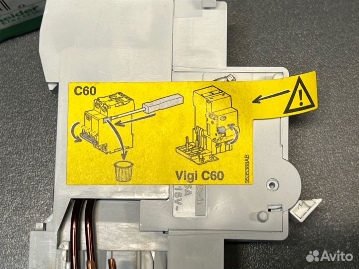 Schneider 26581 vigi C60 2П 25A Блок, новый, 1 шт