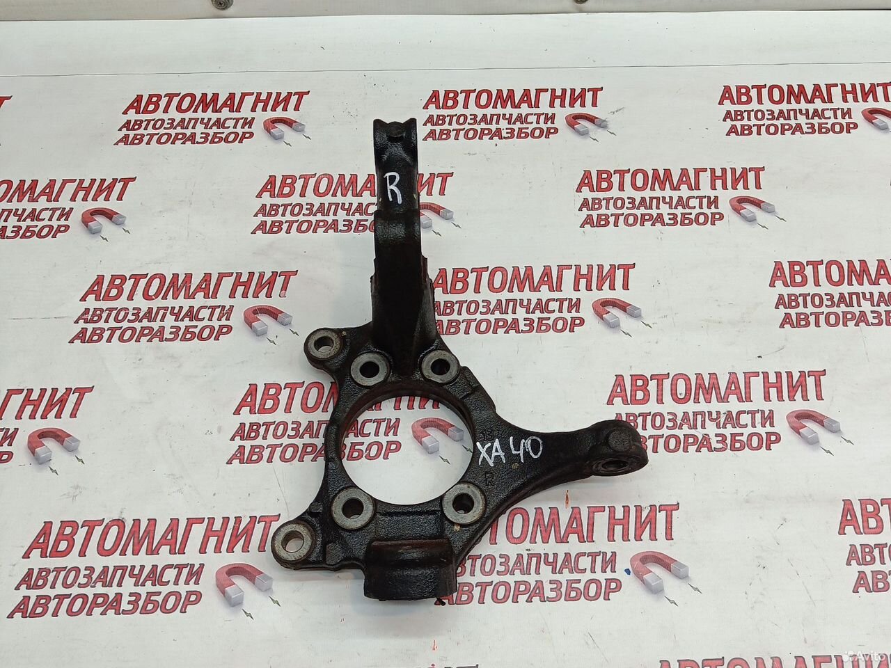 Кулак поворотный правый Toyota Rav 4 40