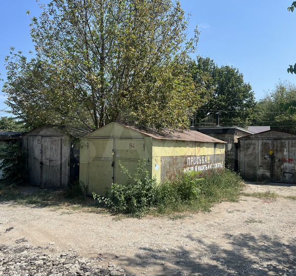 Гараж, > 30 м²