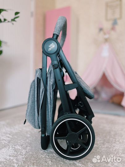 Кляска прогулочная Britax reomer b-angle M