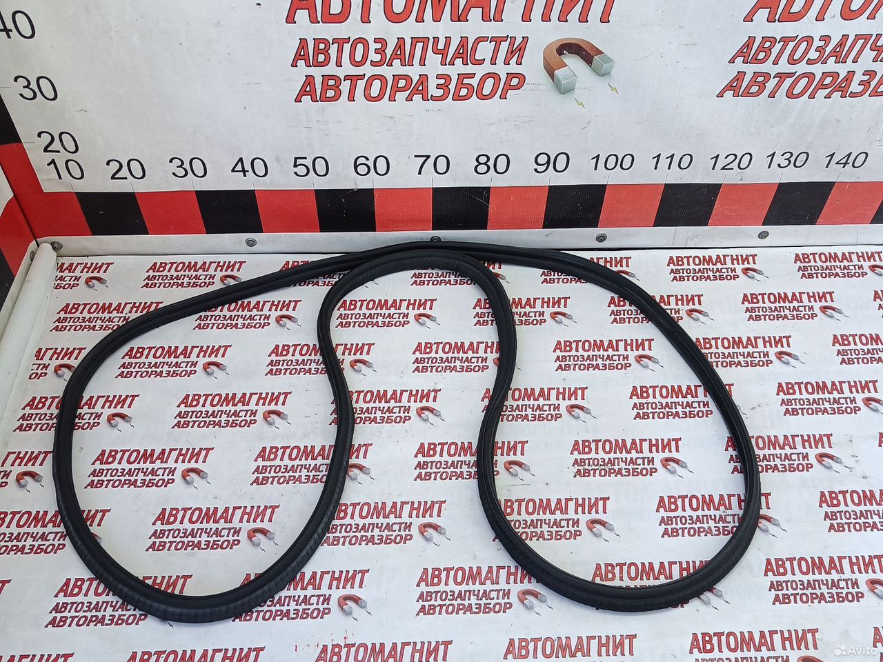 Уплотнитель крышки багажника Ягуар Ф-пайс