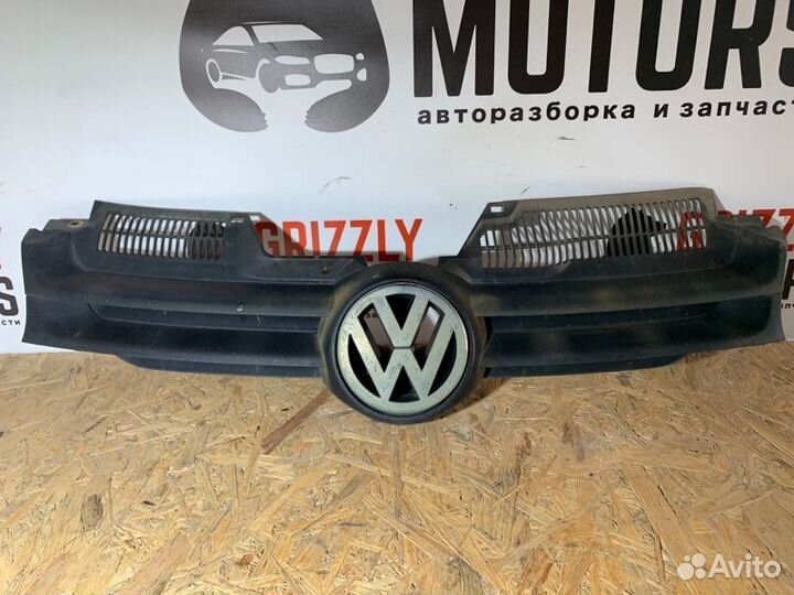 Решетка радиатора передняя Volkswagen Golf 1K BSE