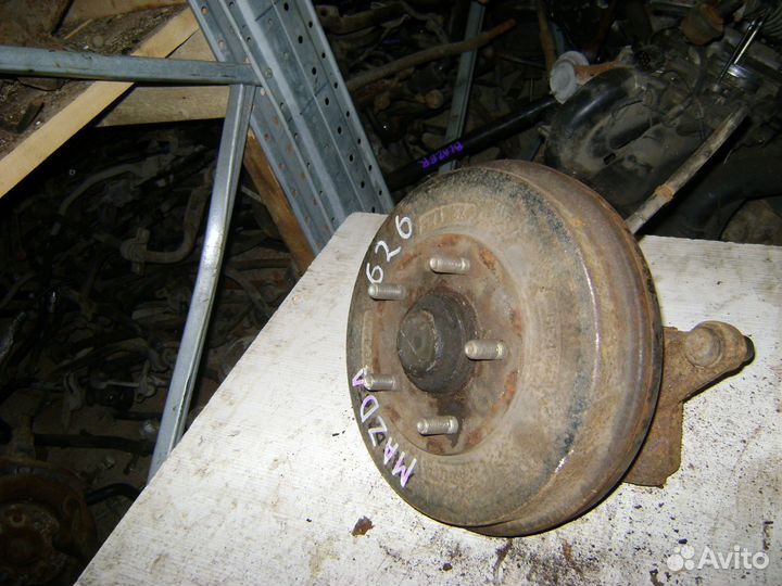 Кулак задний правый Мазда 626 Mazda 626 GD GE GF