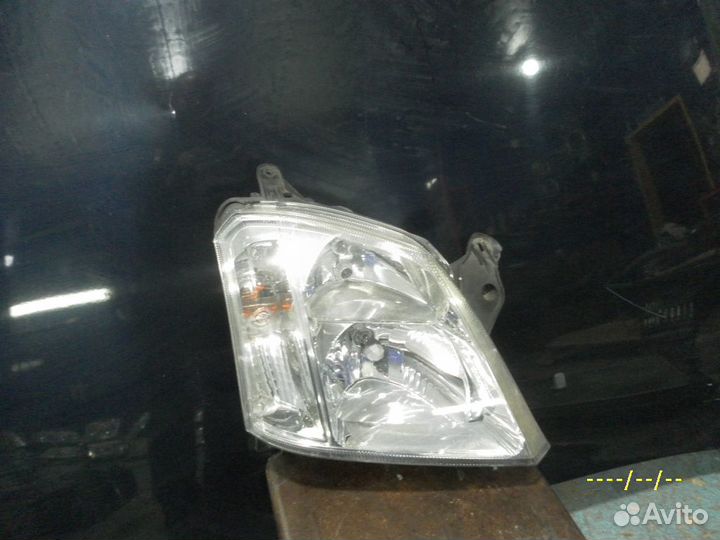 Фара правая Opel Meriva A