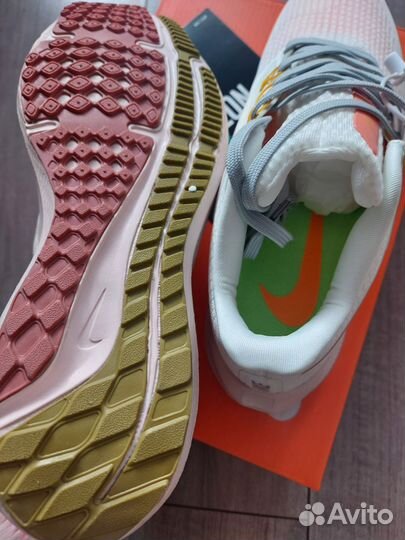 Новые кроссовки Nike 41 размер